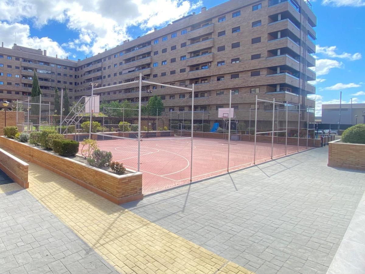 Ferienwohnung Aires De Toledo-Parque Warner Y Madrid En Familia Exterior foto